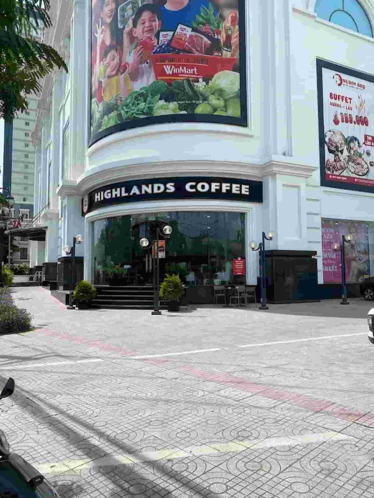 highlands coffee vincom di an 5