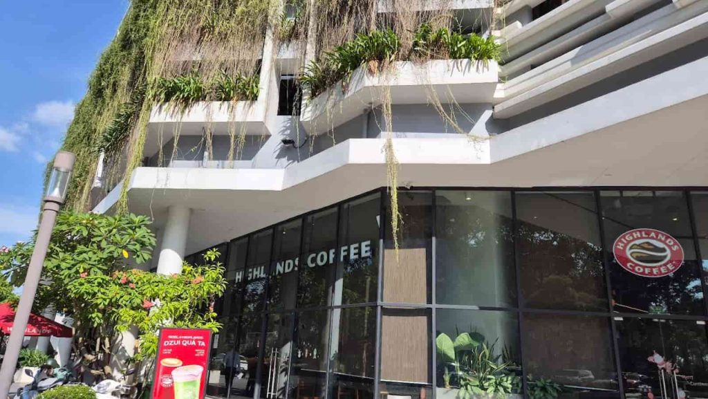 highlands coffee world trade center 3